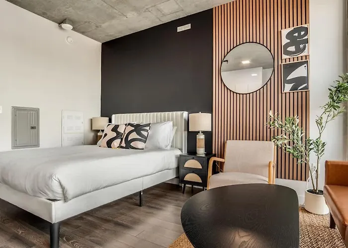 Apartment Boulevard Downtown Highrise Stu Sky Pool Parking Gym 08 Phoenix