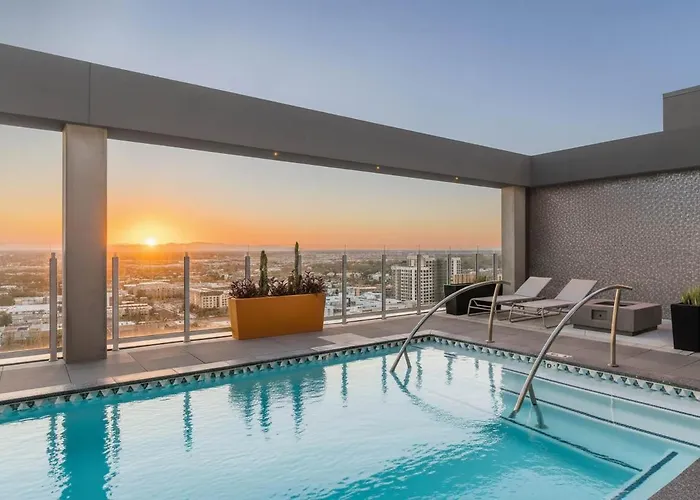 Boulevard Downtown Highrise Stu Sky Pool Parking Gym 08 Apartment *